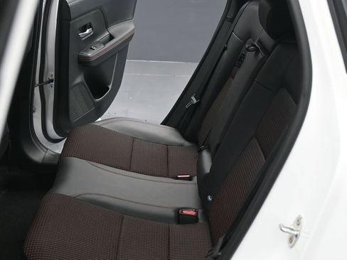 Certified 2025 Nissan Kicks SR image 18