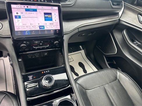 Used 2022 Jeep Grand Cherokee L Limited image 23