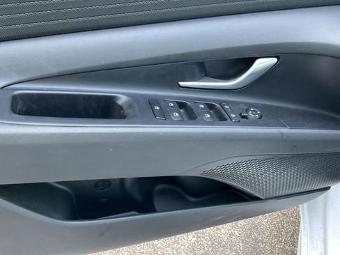 Used 2025 Hyundai Elantra Blue image 22