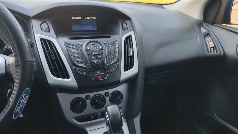 Used 2014 Ford Focus SE FWD image 14
