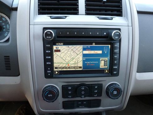 Used 2010 Ford Escape Limited FWD image 14