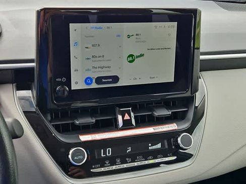 Used 2025 Toyota Corolla LE FWD image 21
