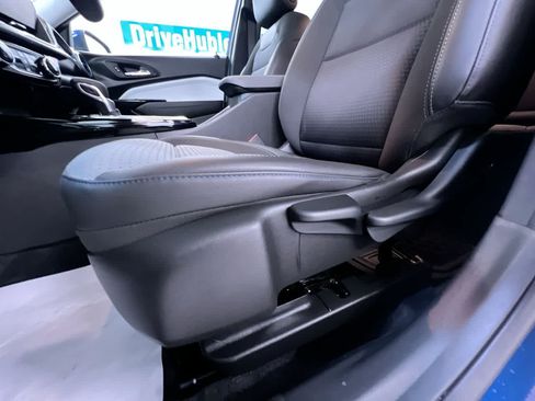 Used 2024 Chevrolet Trax LT w/ Sunroof Package FWD image 13