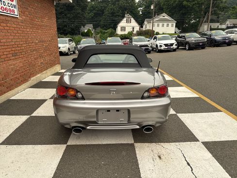 Used 2004 Honda S2000 image 4