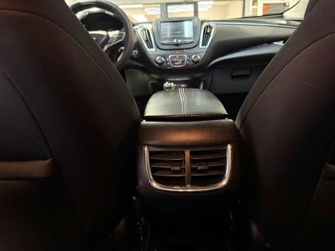 Used 2018 Chevrolet Malibu LT image 21