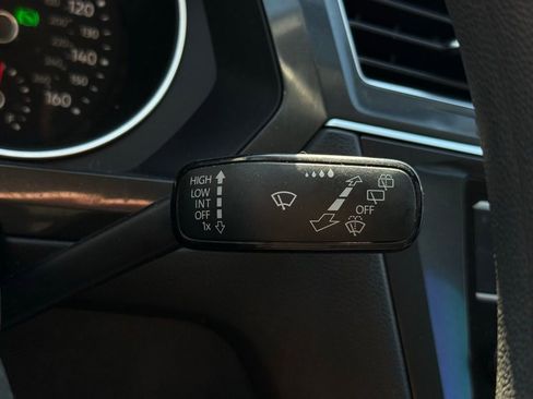 Used 2018 Volkswagen Tiguan S image 14
