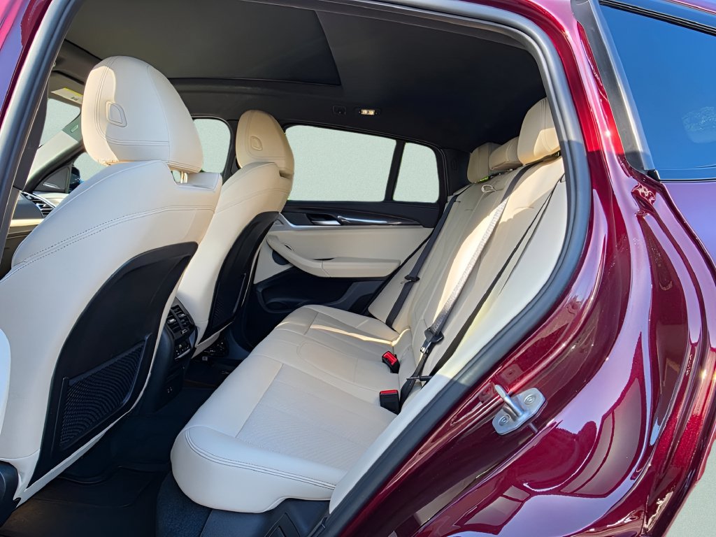 Certified 2025 BMW X4 M40i w/ Premium Package AWD/4WD image 20