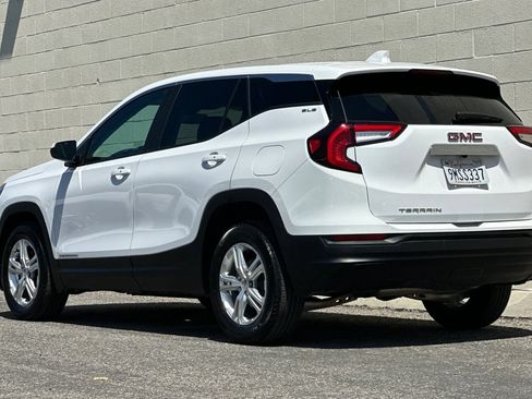 Used 2024 GMC Terrain SLE FWD image 6