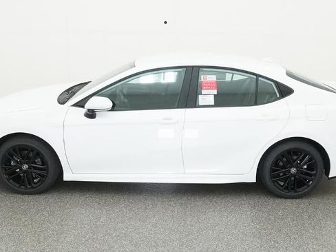New 2026 Toyota Camry SE FWD image 3