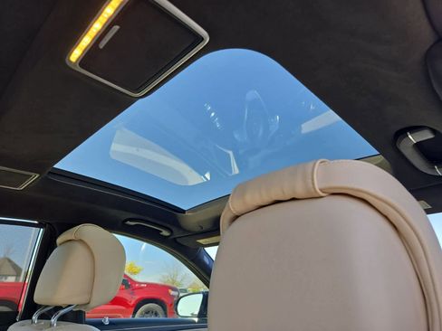 Used 2018 Mercedes-Benz S 560 Sedan image 20