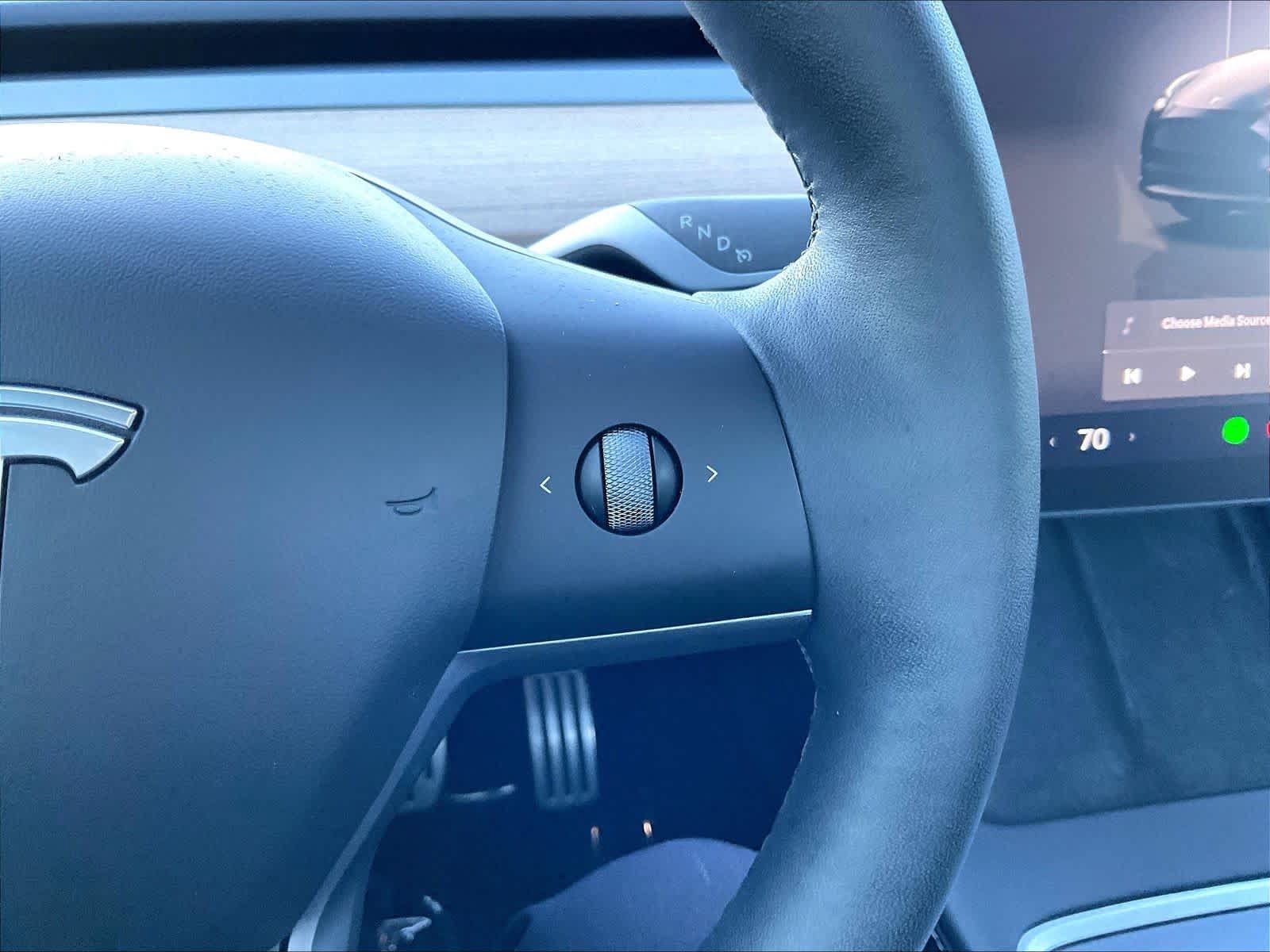 Used 2024 Tesla Model Y Performance AWD/4WD image 22