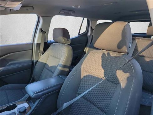 Used 2018 GMC Acadia SLE image 13