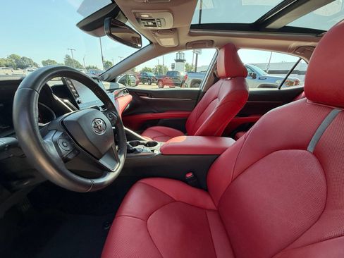 Used 2022 Toyota Camry XSE w/ Navigation Package FWD image 4