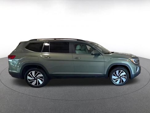Used 2026 Volkswagen Atlas SE FWD image 13