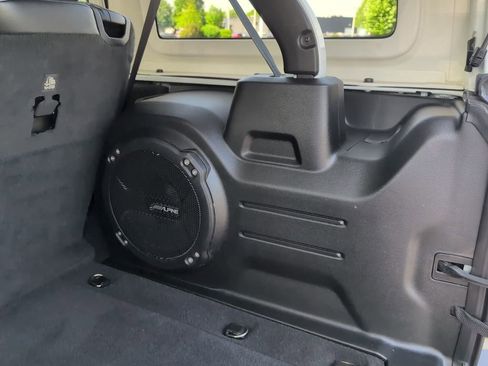 Used 2020 Jeep Wrangler Unlimited Sahara w/ Dual Top Group AWD/4WD image 36