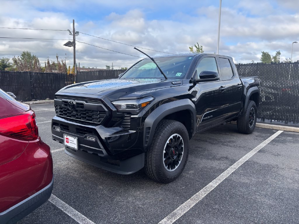 Used 2026 Toyota Tacoma TRD Off-Road w/ TRD Off Road Upgrade Package AWD/4WD image 5