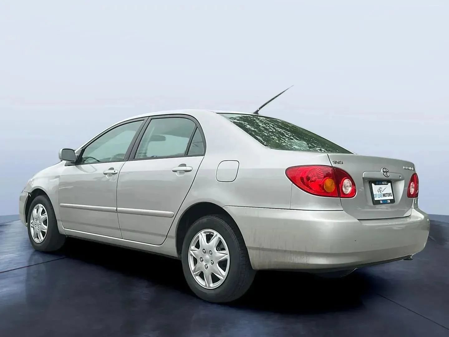 Used 2004 Toyota Corolla LE FWD image 3