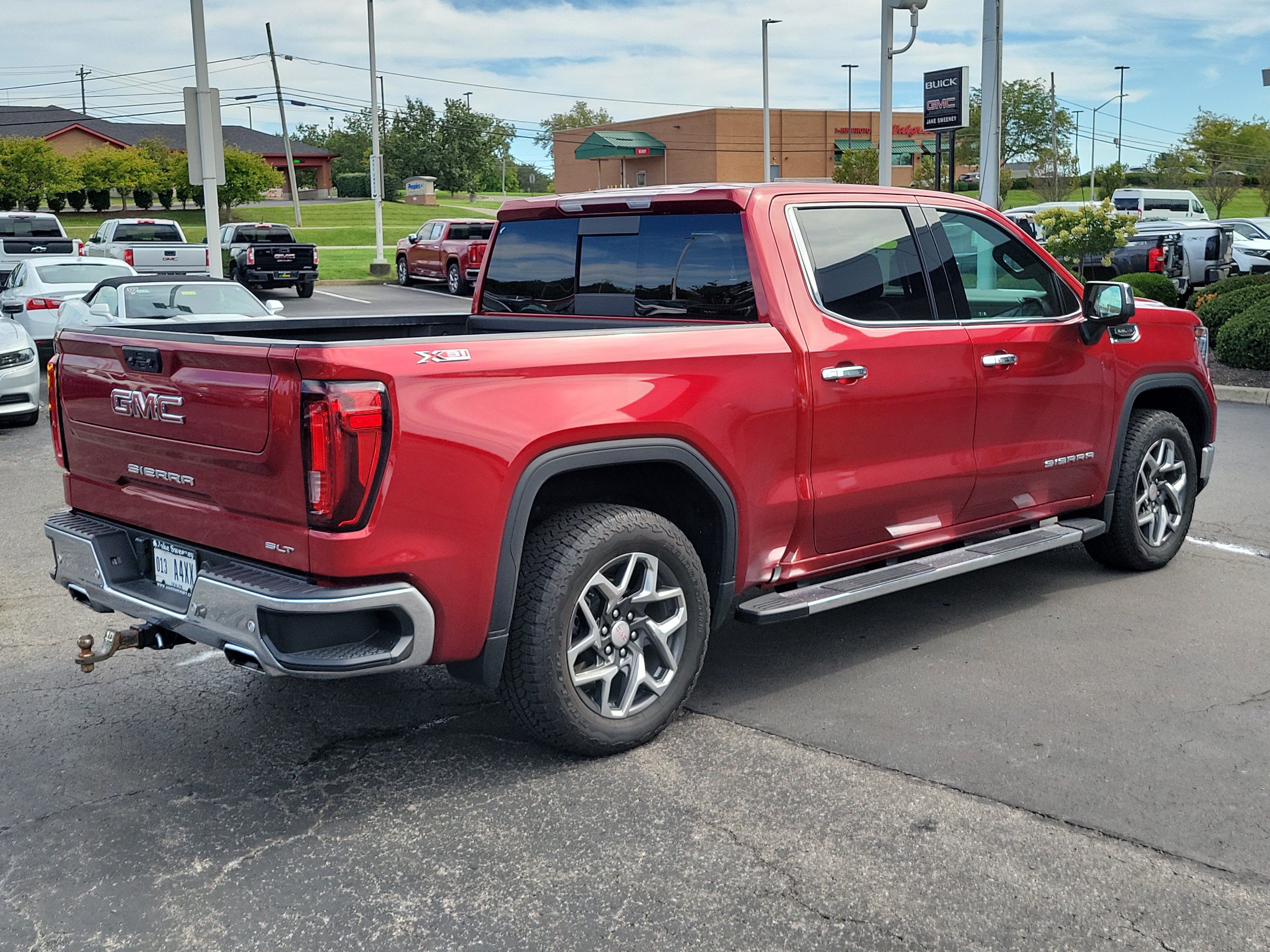 Used 2024 GMC Sierra 1500 SLT w/ SLT Premium Plus Package AWD/4WD image 4