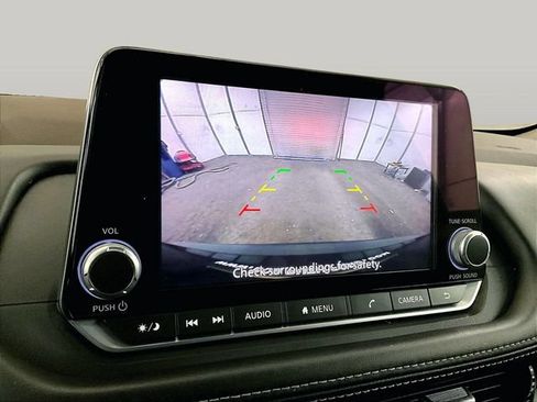 Used 2021 Nissan Rogue S AWD/4WD image 21