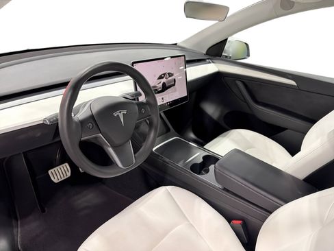Certified 2023 Tesla Model Y Performance AWD/4WD image 9