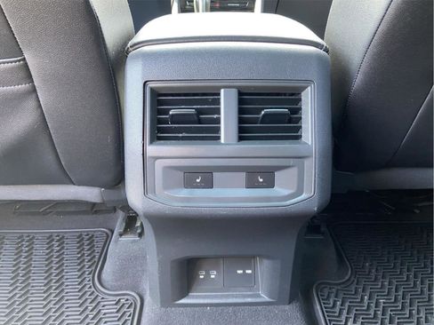 Used 2022 Volkswagen Atlas Cross Sport SEL Premium R-Line image 57