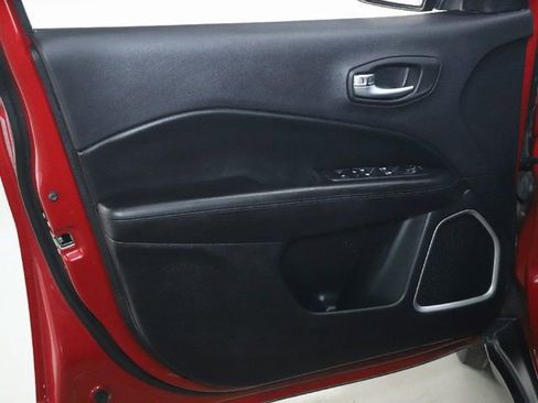 Used 2018 Jeep Compass Latitude w/ Popular Equipment Group image 15