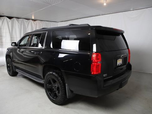 Used 2018 Chevrolet Suburban LT image 24