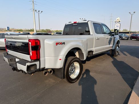 Used 2025 Ford F450 Platinum w/ FX4 Off-Road Package AWD/4WD image 10