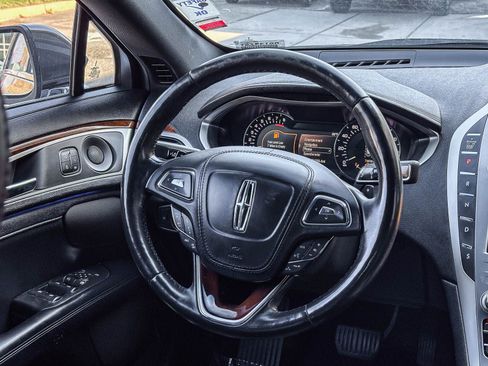 Used 2019 Lincoln MKZ Reserve FWD image 18