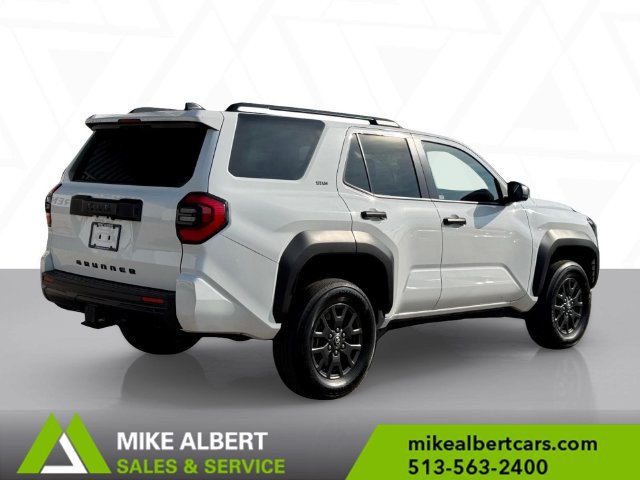 Used 2025 Toyota 4Runner SR5 AWD/4WD image 4