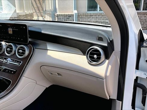 Certified 2022 Mercedes-Benz GLC 300 4MATIC w/ Driver Assistance Package image 19