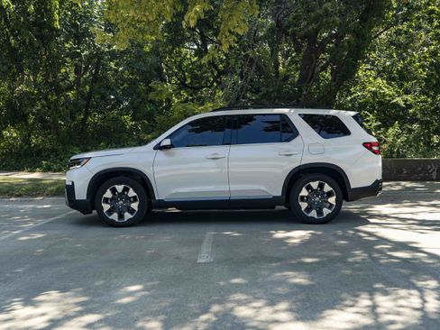 Certified 2026 Honda Pilot Elite image 6