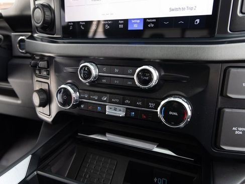 Used 2024 Ford F350 Platinum w/ Tremor Off-Road Package image 35