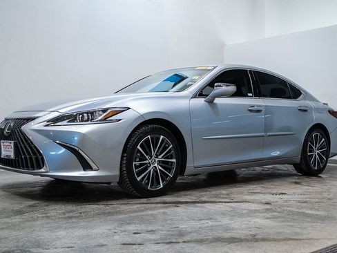 Used 2022 Lexus ES 350 w/ Premium Package image 3