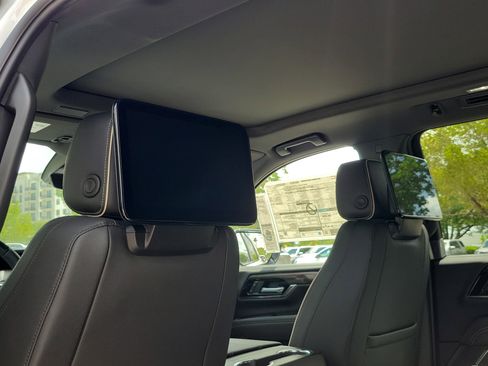 New 2026 GMC Yukon XL Elevation w/ Elevation Premium Package RWD image 6