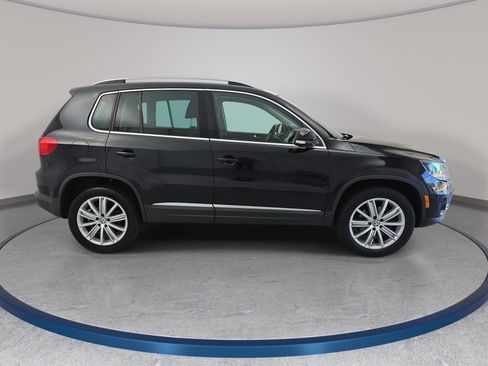 Used 2013 Volkswagen Tiguan SE AWD/4WD image 4