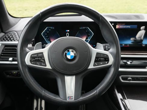 Used 2023 BMW X7 xDrive40i w/ Executive Package AWD/4WD image 18
