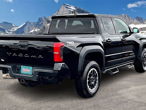 Used 2025 Toyota Tacoma TRD Off-Road image 2