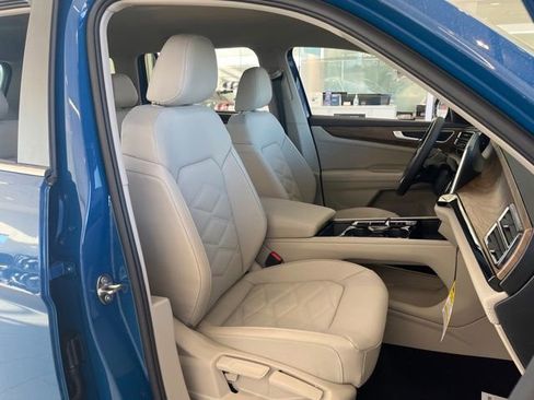 New 2025 Volkswagen Atlas SE FWD image 25