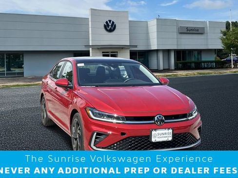 Used 2025 Volkswagen Jetta SE w/ Sunroof Package image 1