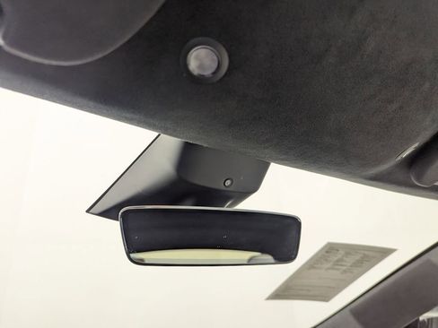 Used 2022 Tesla Model S image 16