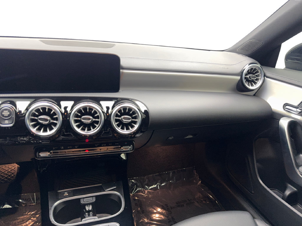 Used 2025 Mercedes-Benz CLA 250 image 53