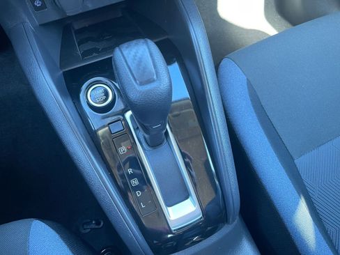 Used 2025 Nissan Versa SV image 39