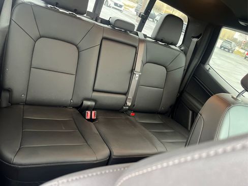 Used 2023 Chevrolet Colorado LT w/ LT Convenience Package III image 10