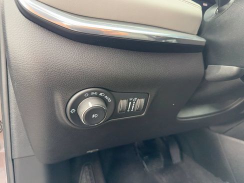 Used 2023 Jeep Compass Limited w/ Elite Group AWD/4WD image 13