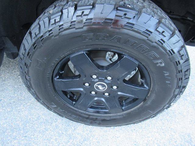 Certified 2025 Ford Bronco Outer Banks w/ Black Appearance Package AWD/4WD image 10