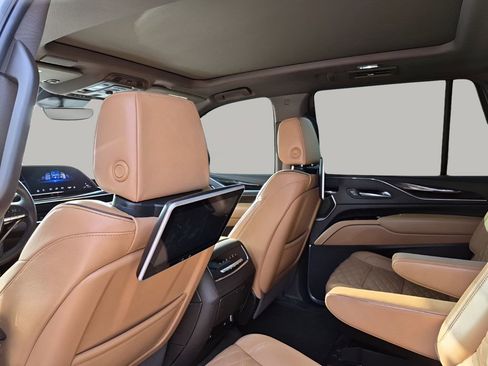 Certified 2024 Cadillac Escalade Sport w/ Touring Package image 18