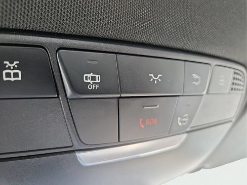 Used 2019 Mercedes-Benz C 300 4MATIC Sedan image 17