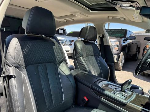 Used 2022 BMW 740i w/ Premium Package RWD image 18