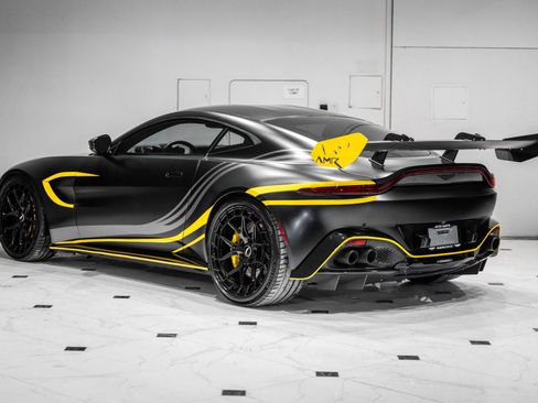 Used 2019 Aston Martin V8 Vantage Coupe image 2